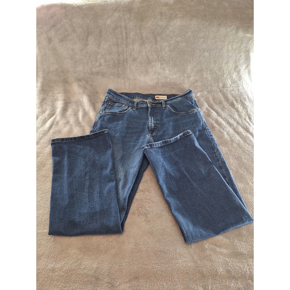 Wrangler Men's Relaxed Fit Boot Cut Jeans Size 33x30 Blue Denim
